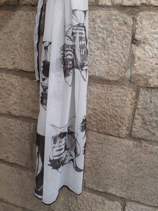Fishes' neck scarf/sarong black and white - Image 2